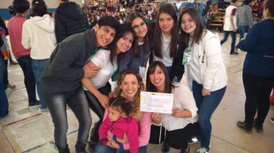 Un proyecto estudiantil para hacer casas con basura compite a nivel nacional