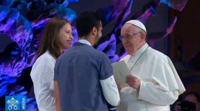 Papa Francisco a j�venes: Ustedes no tienen precio, no se dejen comprar
