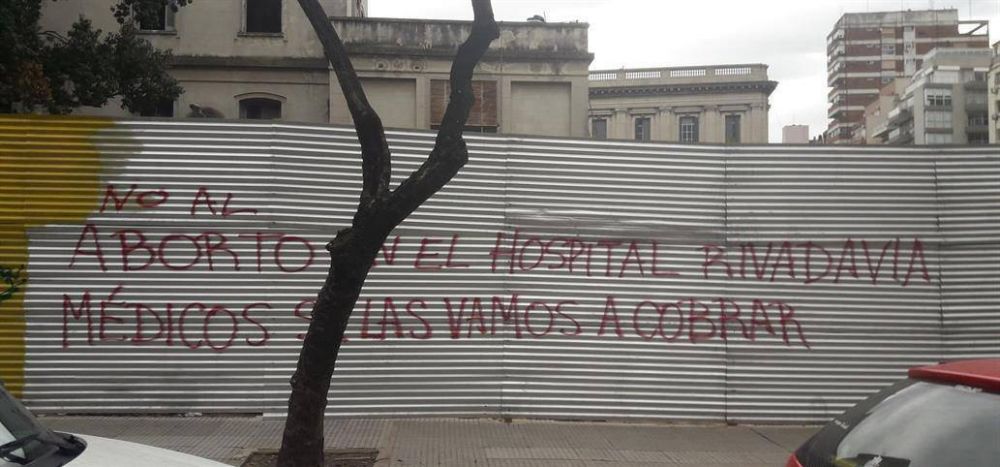 Intentaron frenar un aborto legal en el hospital Rivadavia