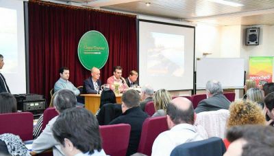 L�pez con contadores: �Hay que reunirse, en un contexto en el que se est� haciendo un ajuste directo en los municipios�