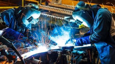 Los industriales vuelven a la carga contra el modelo de Macri