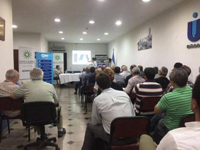Exitoso seminario de Energ�as Renovables en la UIQ