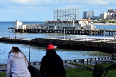Desde la UCR y el PJ critican la vuelta del cartel al Club de Pesca