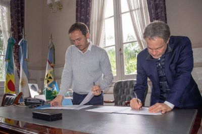Abella firm� un convenio de colaboraci�n mutua con el Ministro de Justicia Bonaerense