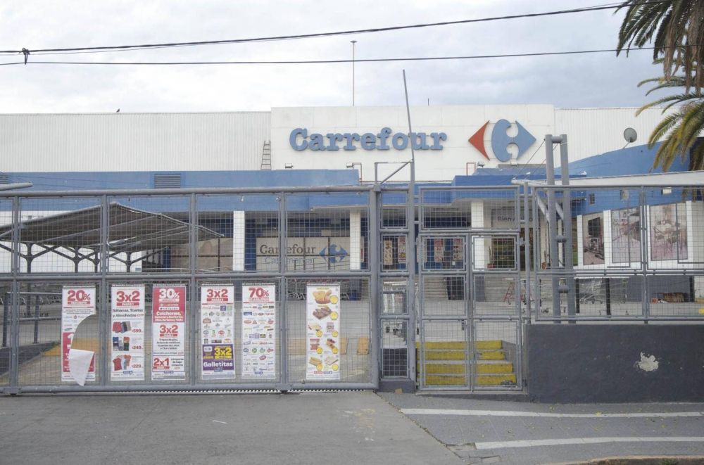 Intentaron robar en Carrefour y Vea: hay dos arrestados