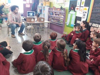 Los chicos aprenden sobre la problem�tica de la basura en la ciudad