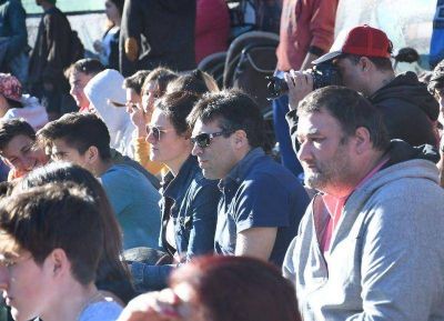 El intendente recorri� el FestiBarrio y destac� la participaci�n de los vecinos