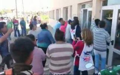 Chascom�s: La CTA apoy� a los trabajadores que escracharon a Vidal y denuncian 