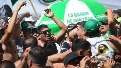 El Gobierno cree que Hugo Moyano bajar� un cambio, pero que la calma ser� pasajera