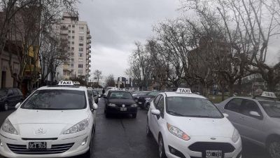 Taxistas acusan a Remiser�a �nica por su proyecto de ordenanza