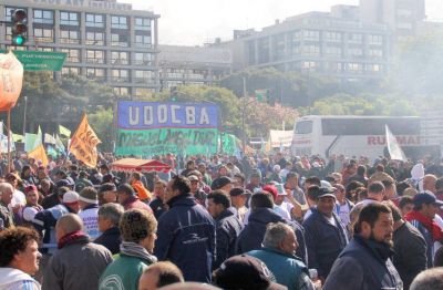 Comienza una doble jornada de paro docente en la provincia de Buenos Aires