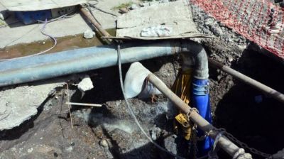 Vecinos del Santa Clara y F�tima ya no aguantan el mal olor de las cloacas