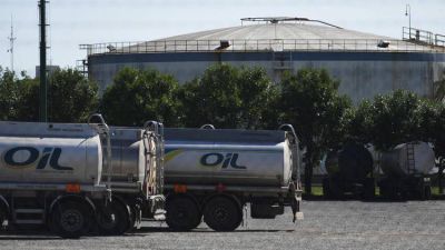 Desde el pr�ximo lunes YPF y DAPSA se hacen cargo formalmente de los bienes de Oil Combustibles