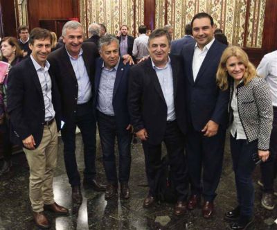 La UCR critic� la ayuda social y eval�a competir contra Macri