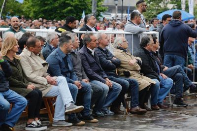 Los pol�ticos y sindicalistas que participaron del acto de Moyano en Luj�n