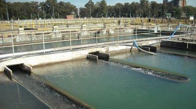 Convocaron a una audiencia para discutir un aumento de la tarifa del agua para los usuarios de AySA