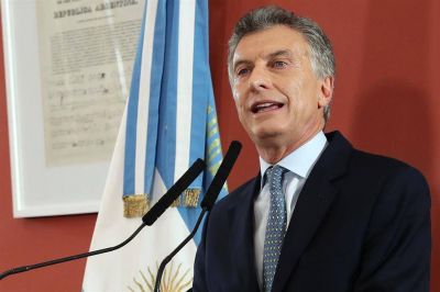 Para el Gobierno, el Papa avala los gestos de apoyo de la Iglesia a Moyano y sus aliados