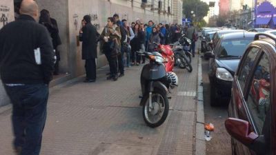 Provincia gastar� otros 57 millones en molinetes y controles biom�tricos a los estatales
