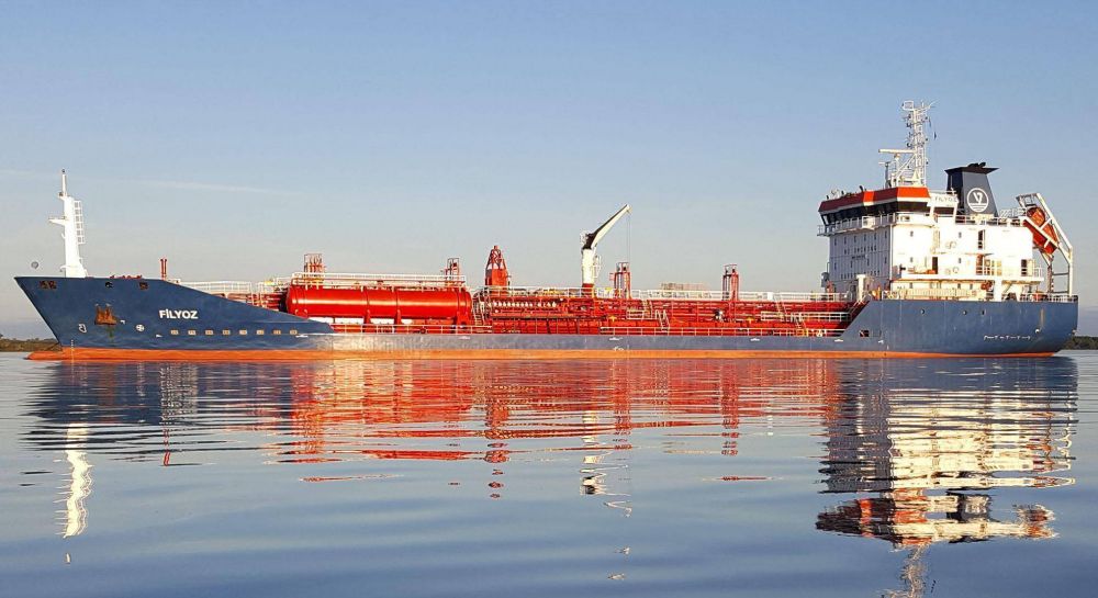 Un buque cargado de combustible qued varado en el Ro Uruguay
