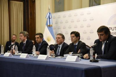 D�lar, inflaci�n, ca�da del PBI y la religi�n del d�ficit cero: ocho claves del Presupuesto 2019