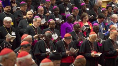 Marx: no es un S�nodo sobre la homosexualidad; locura no dar m�s espacio a las mujeres