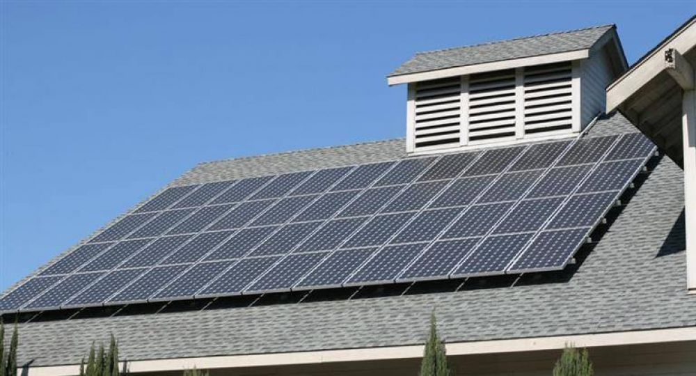 A la espera de que se reglamente la ley: cunto costar un equipo solar para generar electricidad en casa