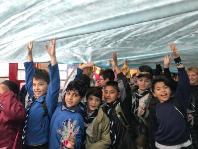 A pesar de la lluvia, los chicos de Buenos celebraron a la Virgen Mar�a