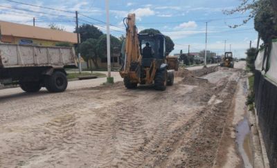 Comenzaron las obras de pavimentaci�n de avenida Acapulco en Santa Clara