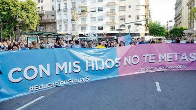 Una marcha para dejar a los hijos afuera