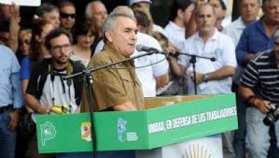 Reapareci� Schmid con un llamado a los transportistas
