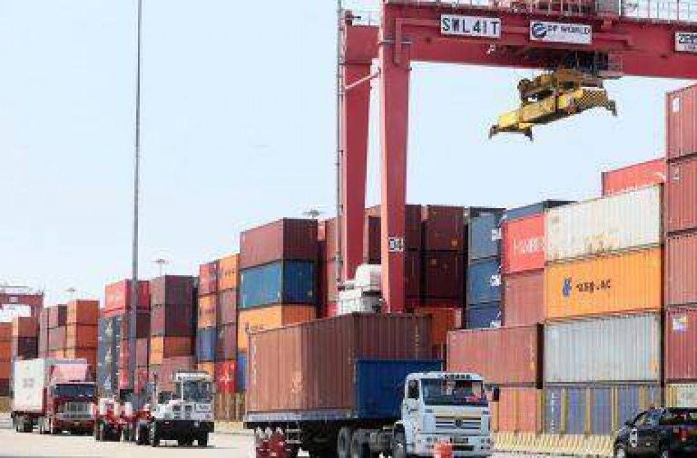 Oficializan ley de fortalecimiento de VUCE en Per�