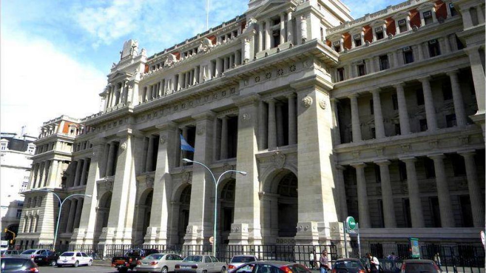 La Corte le pidi� al Gobierno $ 1600 millones para aumentos de sueldo