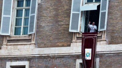 El Papa afirma que los cristianos deben elegir entre la santidad o la nada