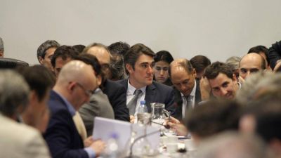 En el sector energ�tico se habla de una pesificaci�n de contratos pero el gobierno lo niega