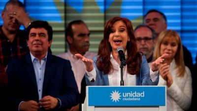 Cristina manda se�ales al PJ pero abre �filiales� de su partido en las provincias