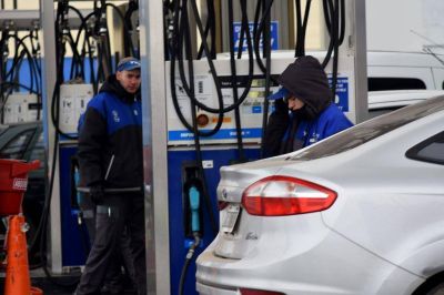Con el nuevo aumento, el litro de nafta S�per super� los 41 pesos