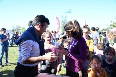 L�pez recorri� FestiBarrio: �Para nosotros es un placer poder realizarlo�
