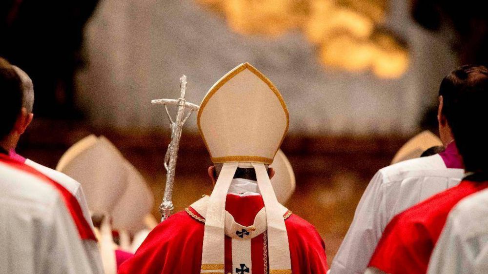 El Papa: vivir para servir, los honores y el poder pasan sin dejar huella