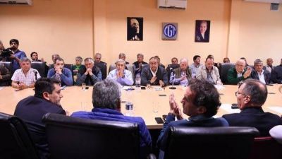 Gobierno, CGT y empresarios: apuro por la �letra chica� y jugadas extra�as
