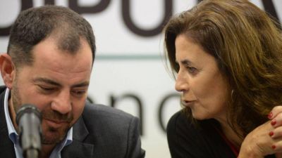 Massa sum� un bloque peronista al reclamo para separar las elecciones de los intendentes