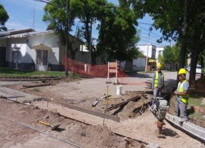 Etapa final de una obra de cloacas en Santa Rosa