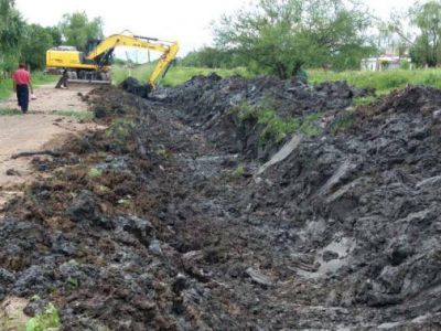 Limpieza permanente de desag�es pluviales y expansi�n de alcantarillado