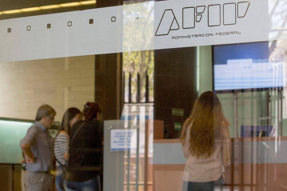 AFIP elev� a US$500 el monto de mercader�a que se puede traer del exterior
