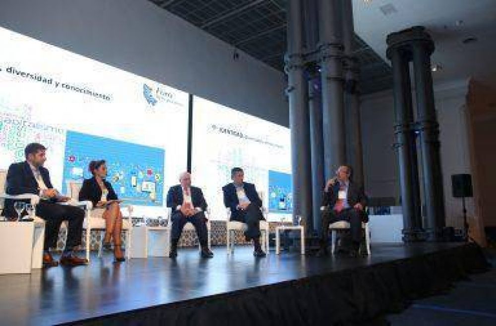 �Debemos desarrollar las regiones argentinas�