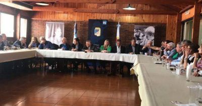 Daer y Moyano se volvieron a sentar en la misma mesa