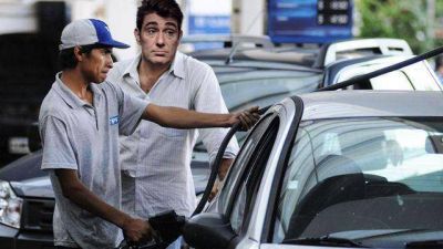 Iguacel perdi� la pulseada y se viene otra suba de la nafta en diciembre