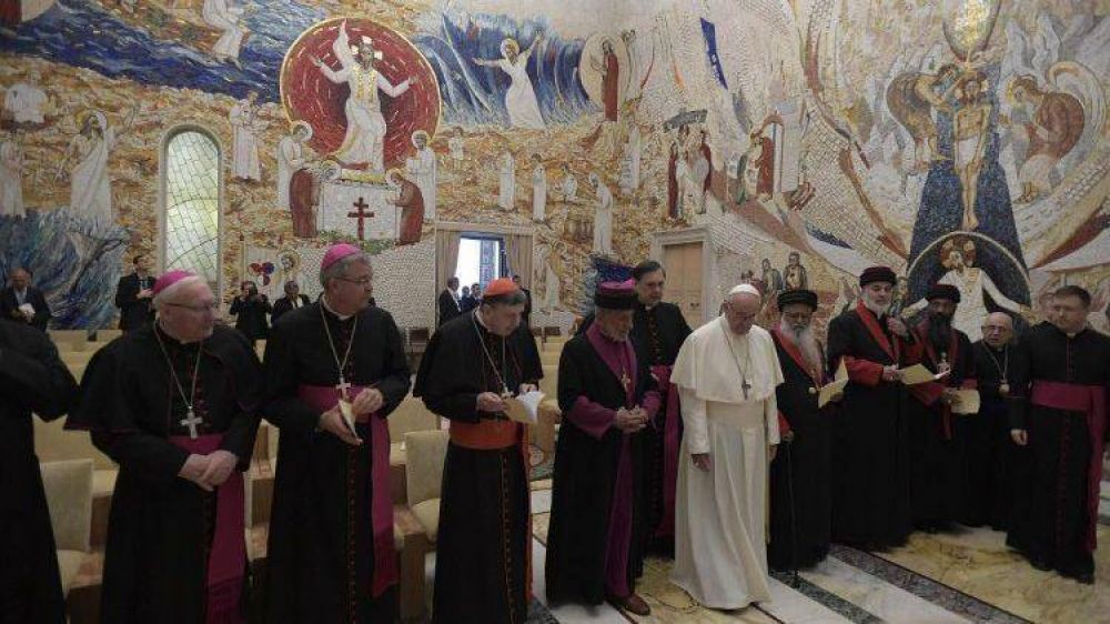 El Papa y Georgius III rezan juntos por el via crucis de los hermanos de Oriente Medio