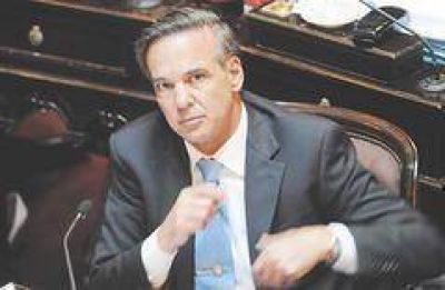"Esta ley no es revolucionaria chavista: es moderada"
