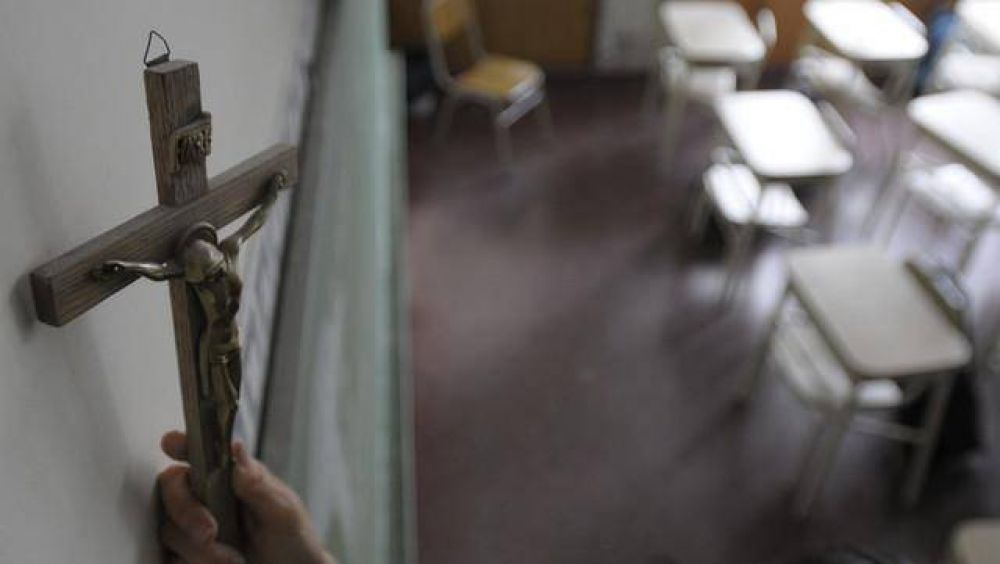 En Rosario sacar�n todos los s�mbolos religiosos de escuelas y hospitales p�blicos
