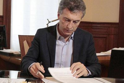 Bono de $5000: Macri firma el decreto y flexibiliza las condiciones para pagarlo